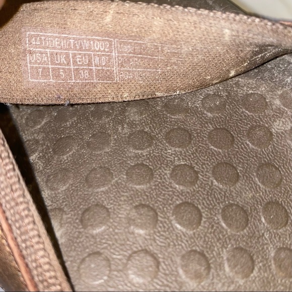 VIONIC Tide perf light bronze Sandals flip flops size 7 - Picture 4 of 4